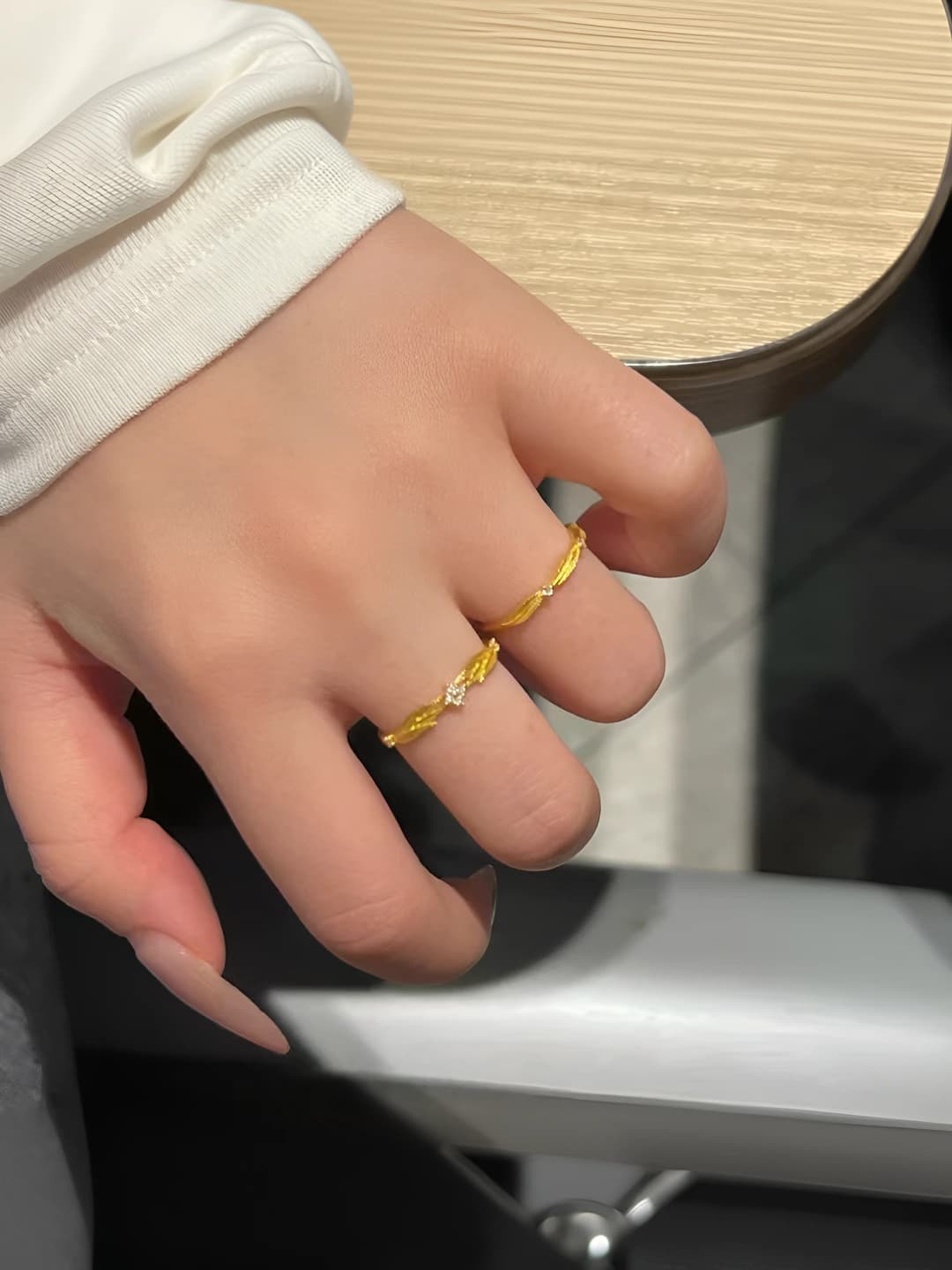 Women's gold wing retro style ring, geometric shape, with zircon