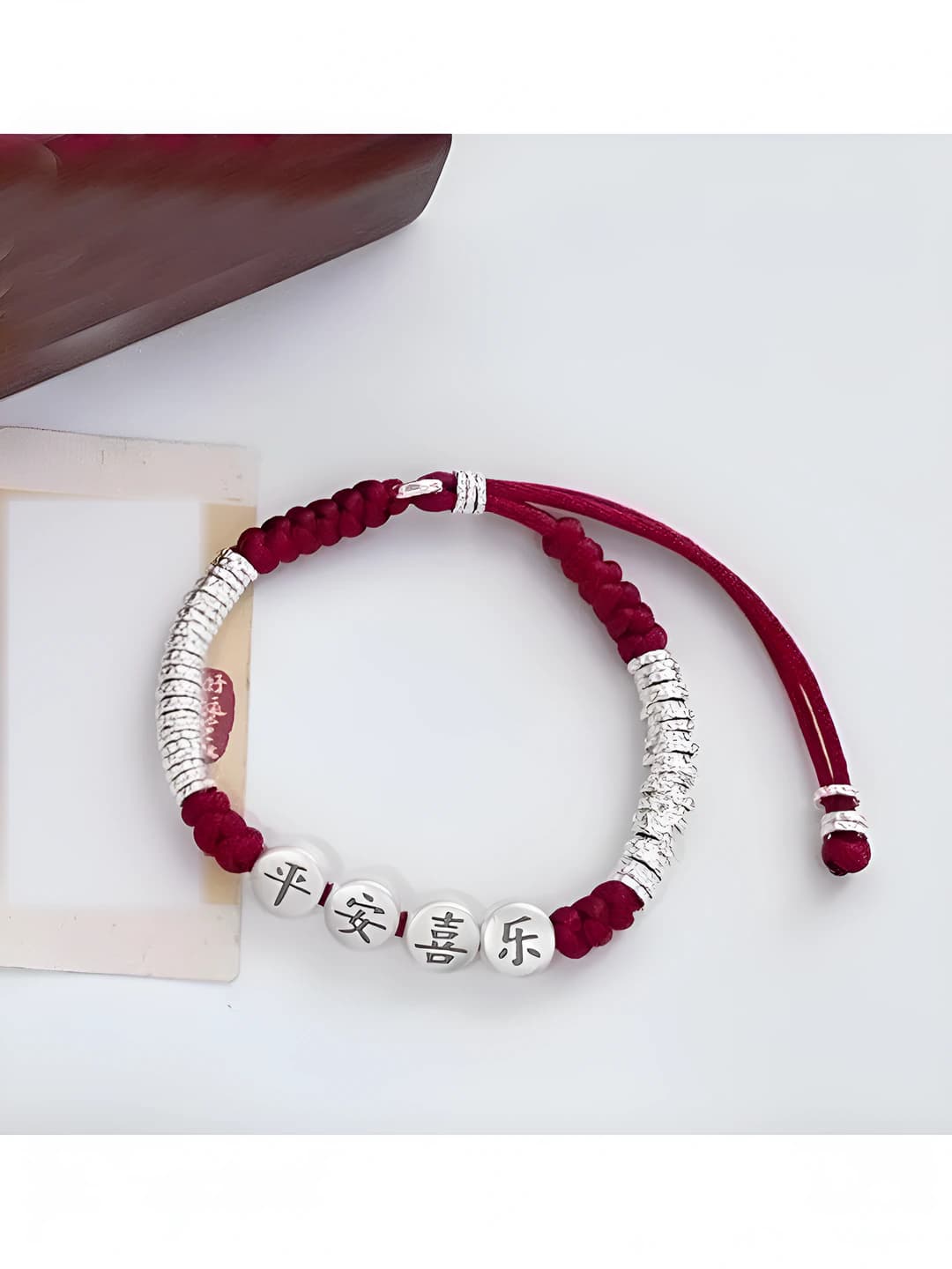 Women's braided cord bracelet in retro style with geometric shape and auspicious pattern