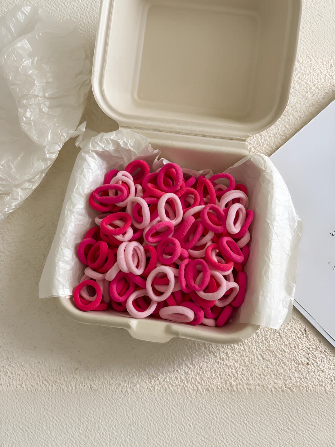 Rose red hair ties (200 pcs)