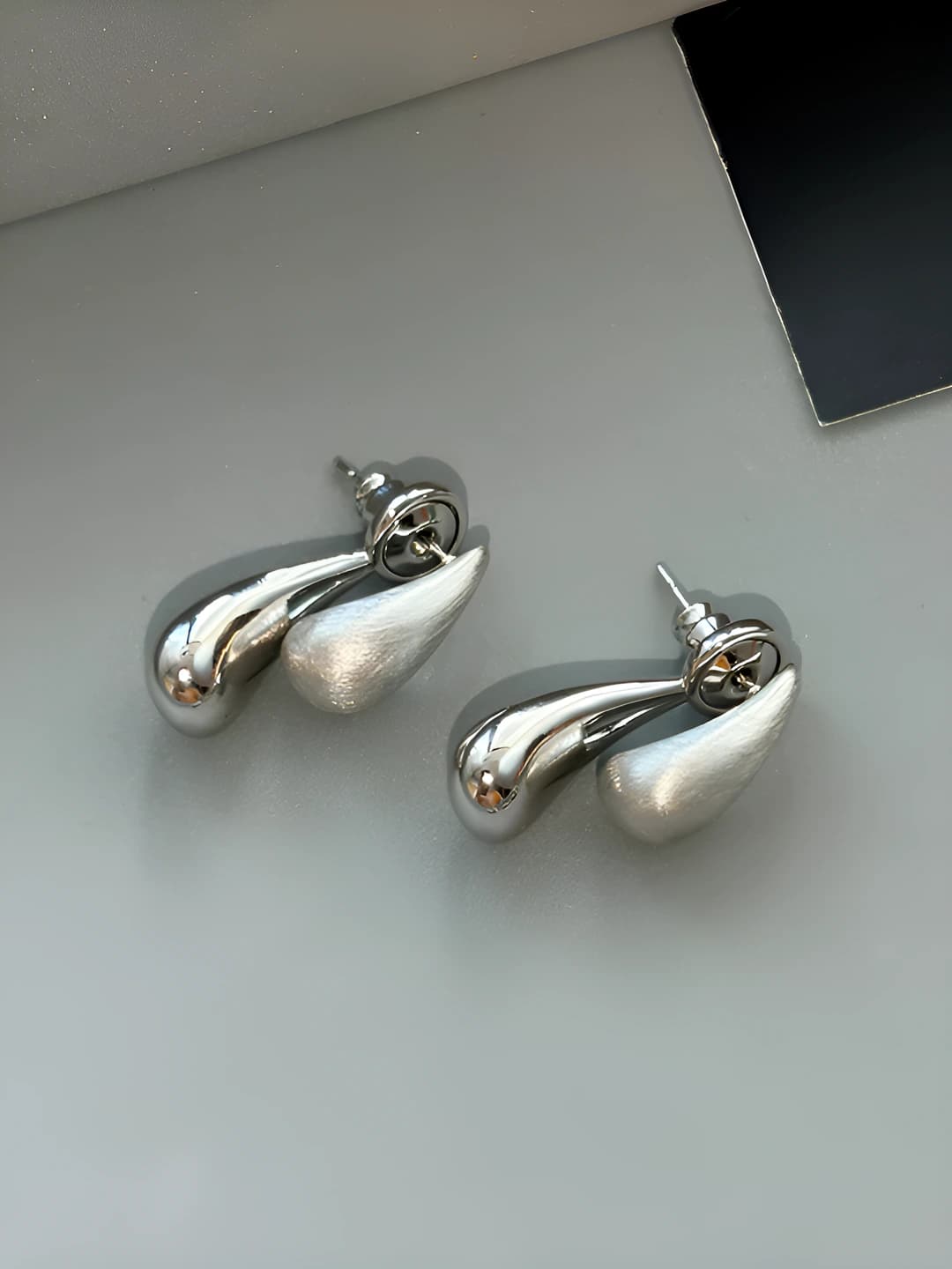 RF880 Silver drop (handmade)