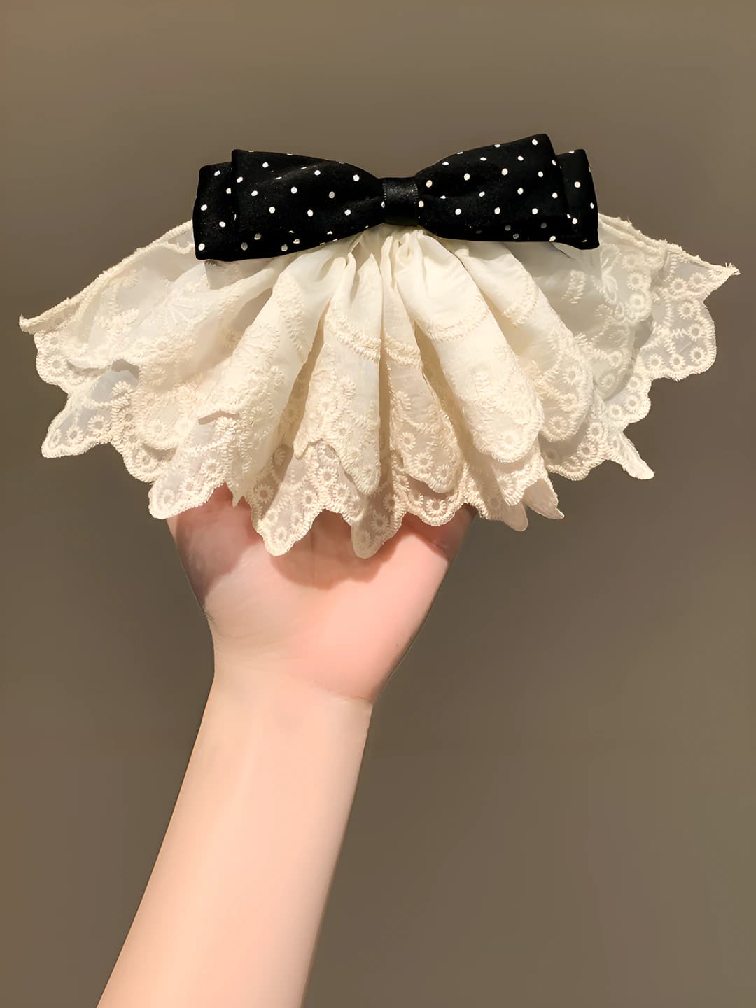 Clip - White - Black