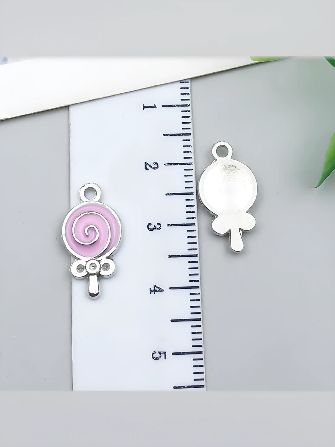 White K Pink Round Lollipop 18.5x10x2mm-0.9g