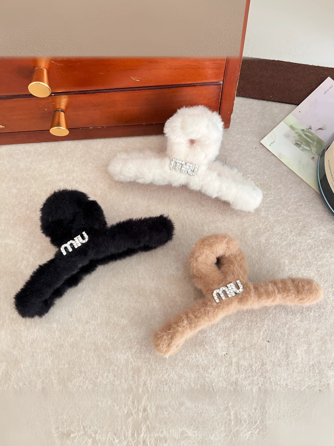 Women's fur hair clips and combs autumn-winter, large size, with letters, handmade