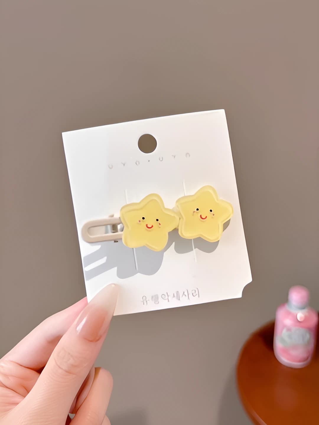1# Cream yellow star clip