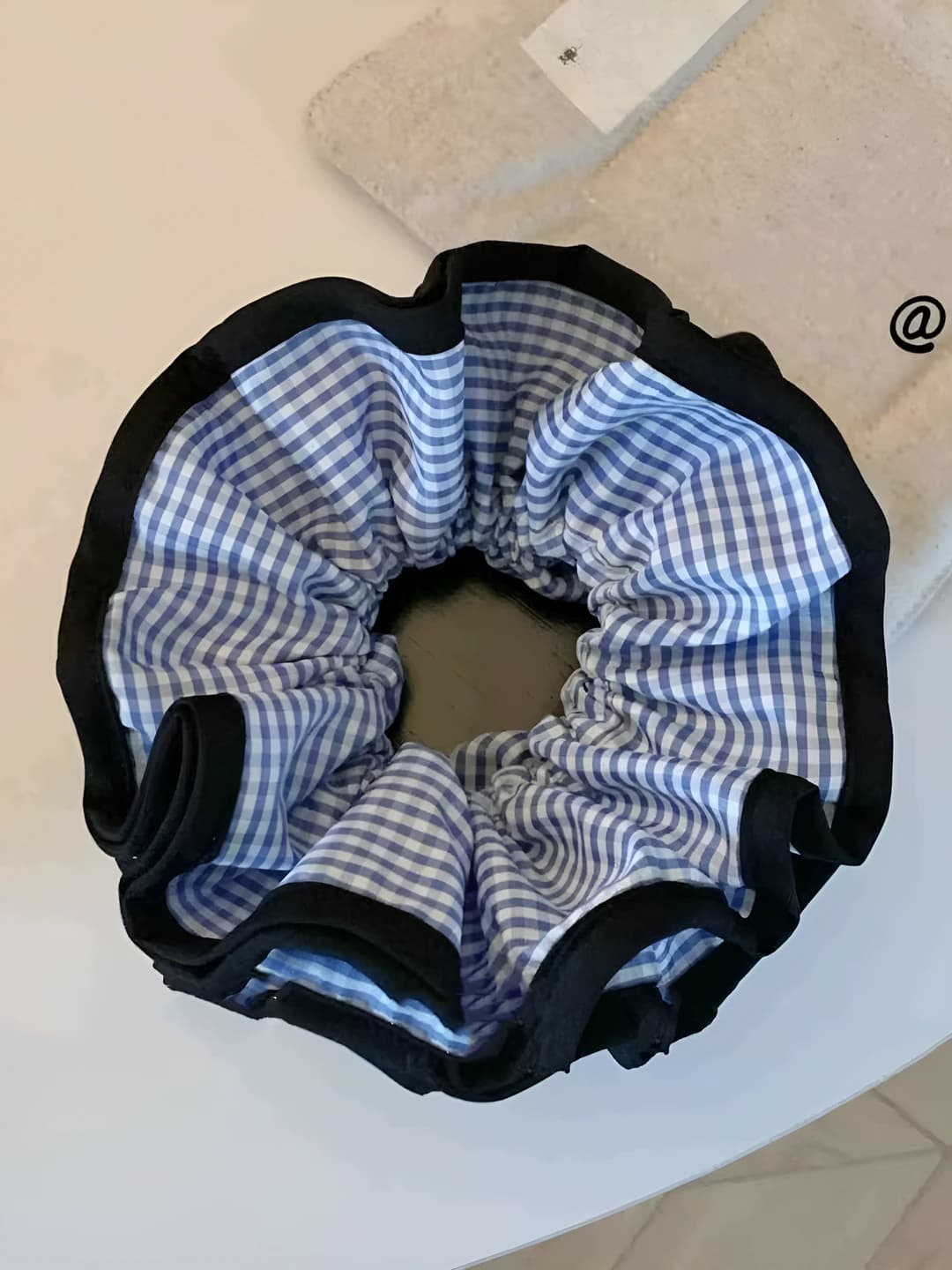 Blue plaid with black trim, 15 cm