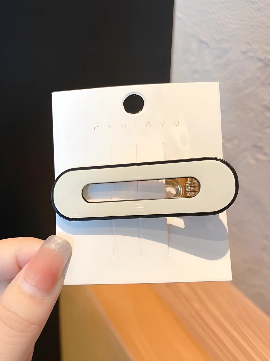 9# White oval hair clip