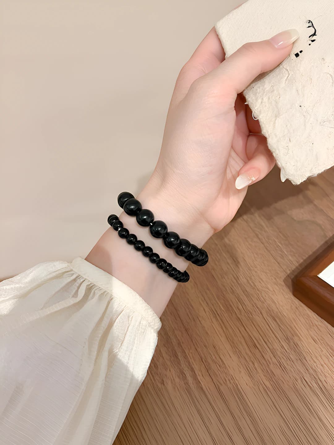 Ayollar uchun qora obsidian shisha bilaguzuk, qadimiy pul uslubidagi yuqori sifatli mahsulot