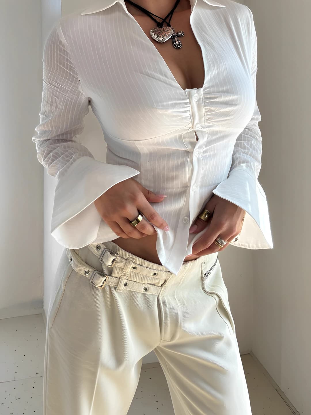 Women's long sleeve blouse with V-neck, autumn, 95% polyester, solid colour, fitted fit, closed design
