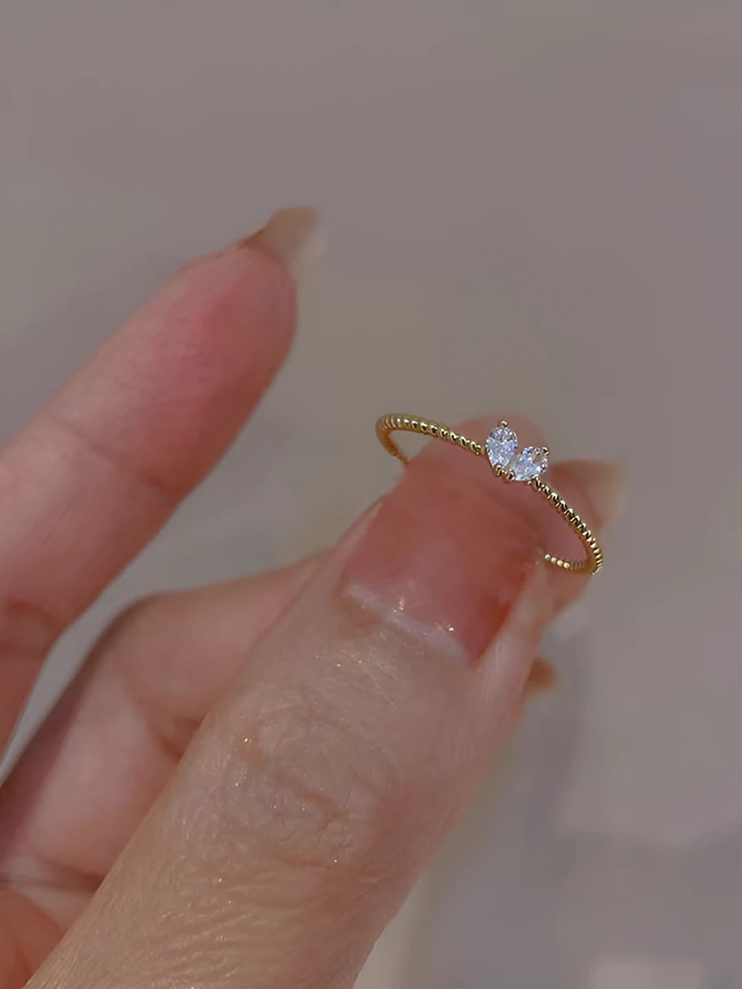 Zircon heart ring