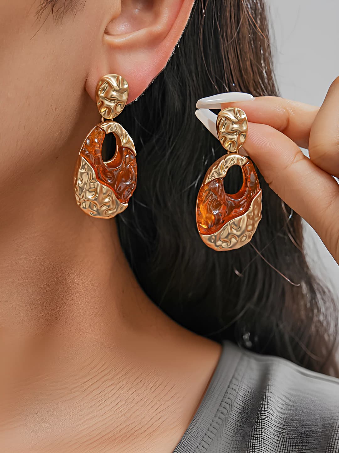 Women's retro style oval resin earrings with geometric design element and silver post