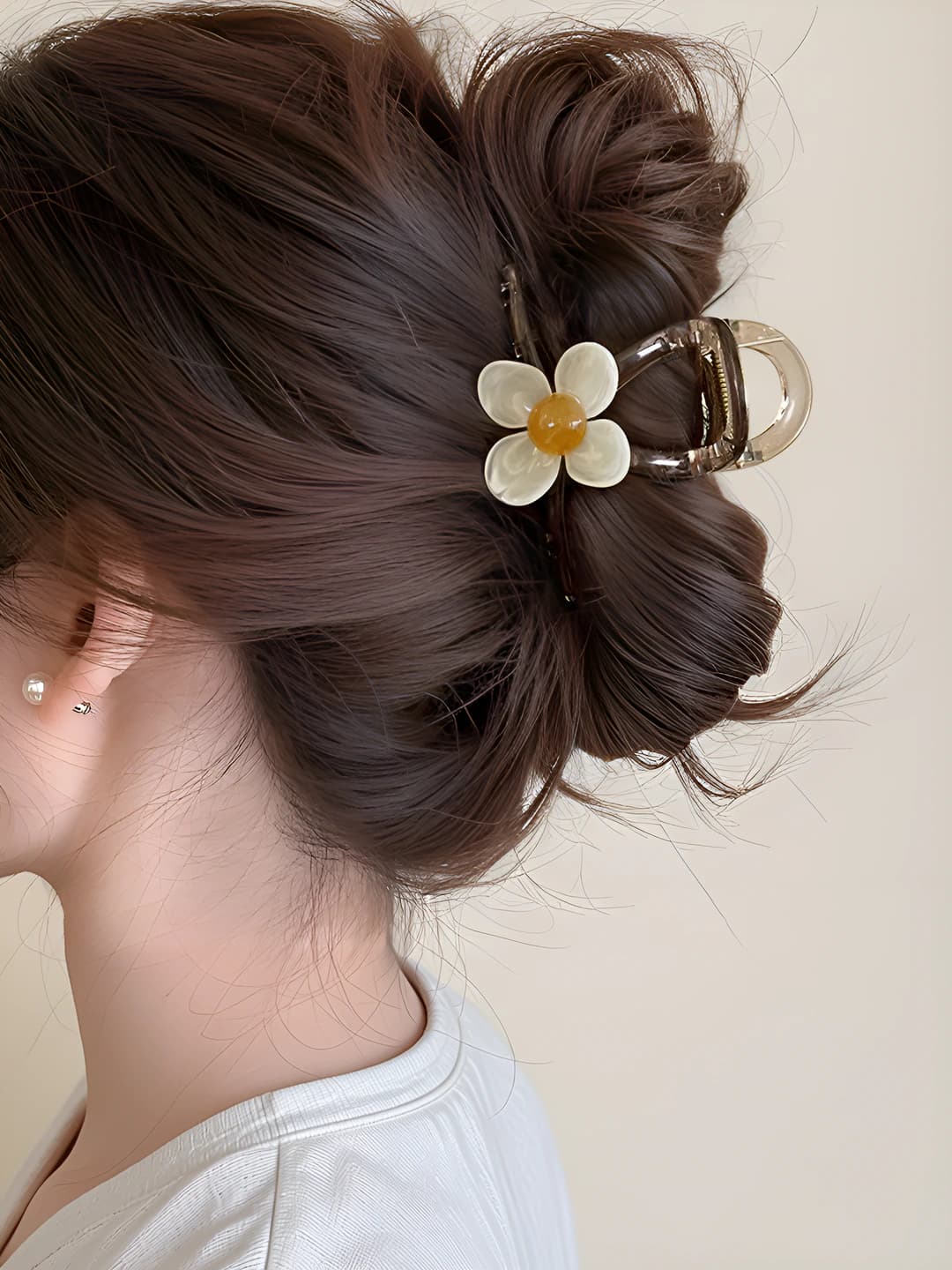 1# Beige four-petal flower clip 8cm