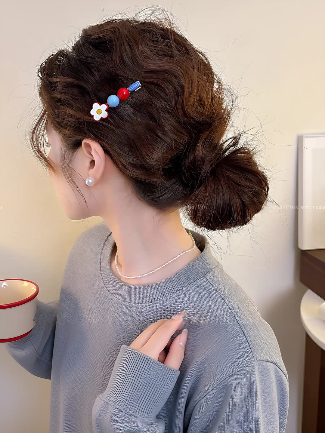 2# Blue label bead flower clip ~6 cm