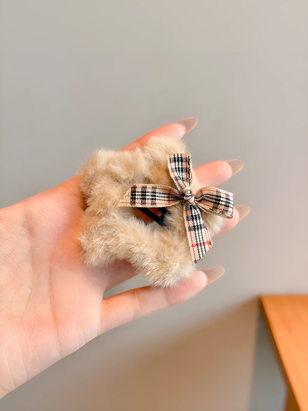 3# Light coffee fluffy star hair clip