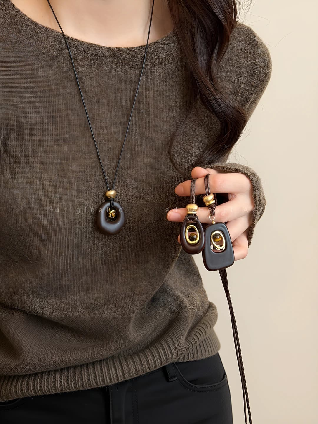 Women's long retro sweater chain necklace with geometric tiger eye pendant