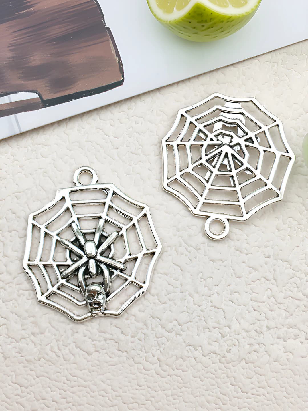 1 pc Halloween hexagonal spider web 27x30mm-2.8g-10855