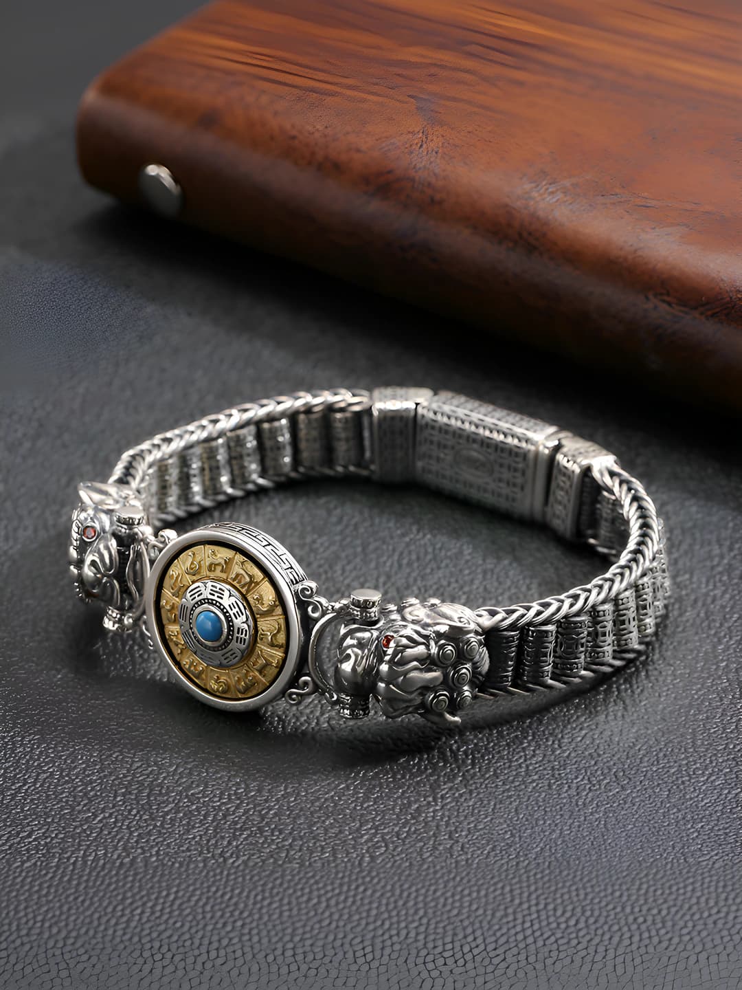 Women's retro brass bracelet, diamond shape, gold color