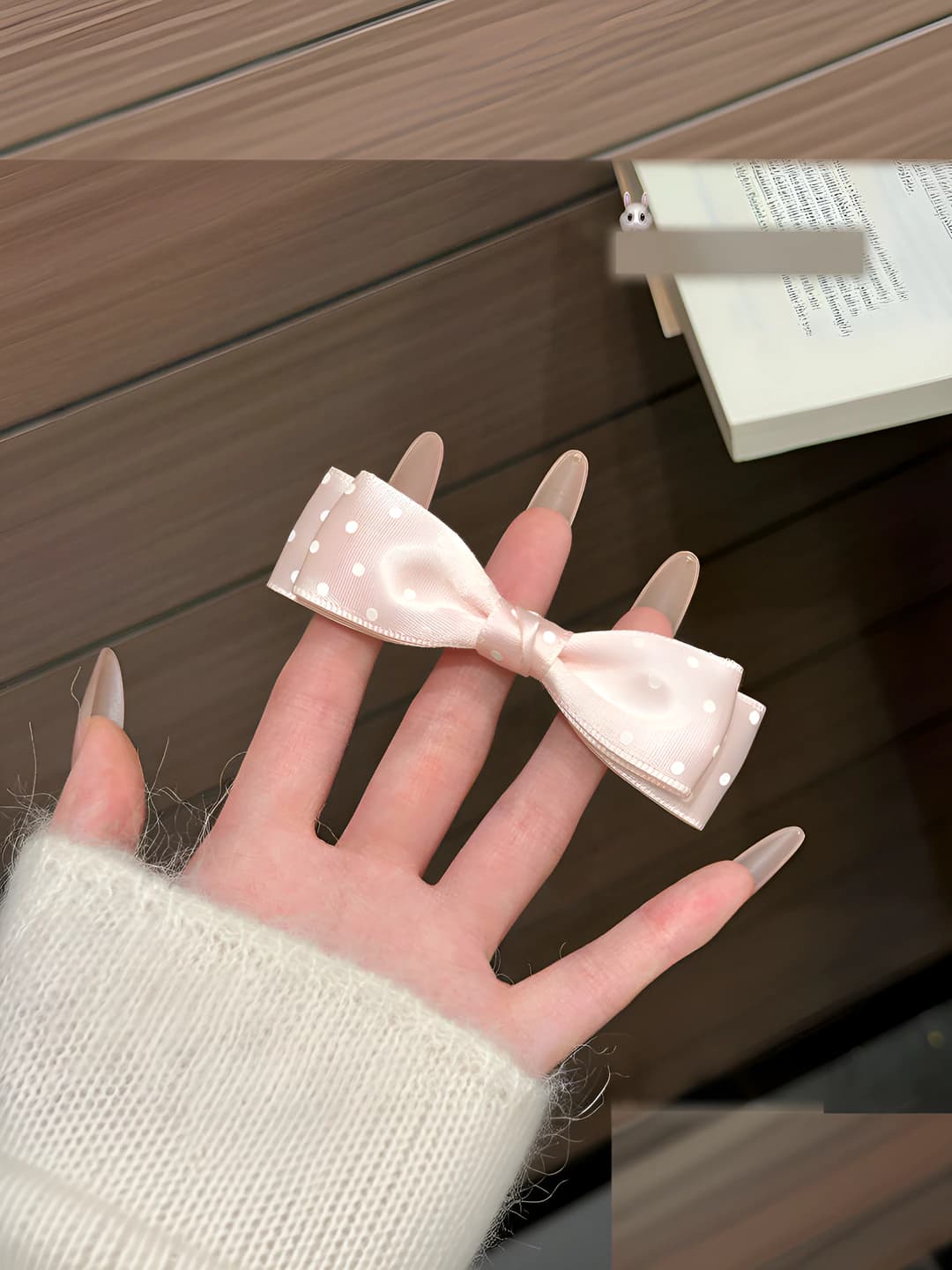 Розовый атласный горошек-бабочка