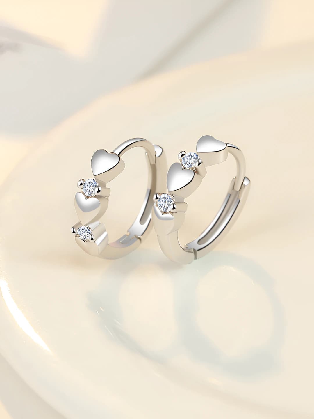 Women's heart-shaped zircon hoop earrings, copper, korean style, sweet and elegant design element