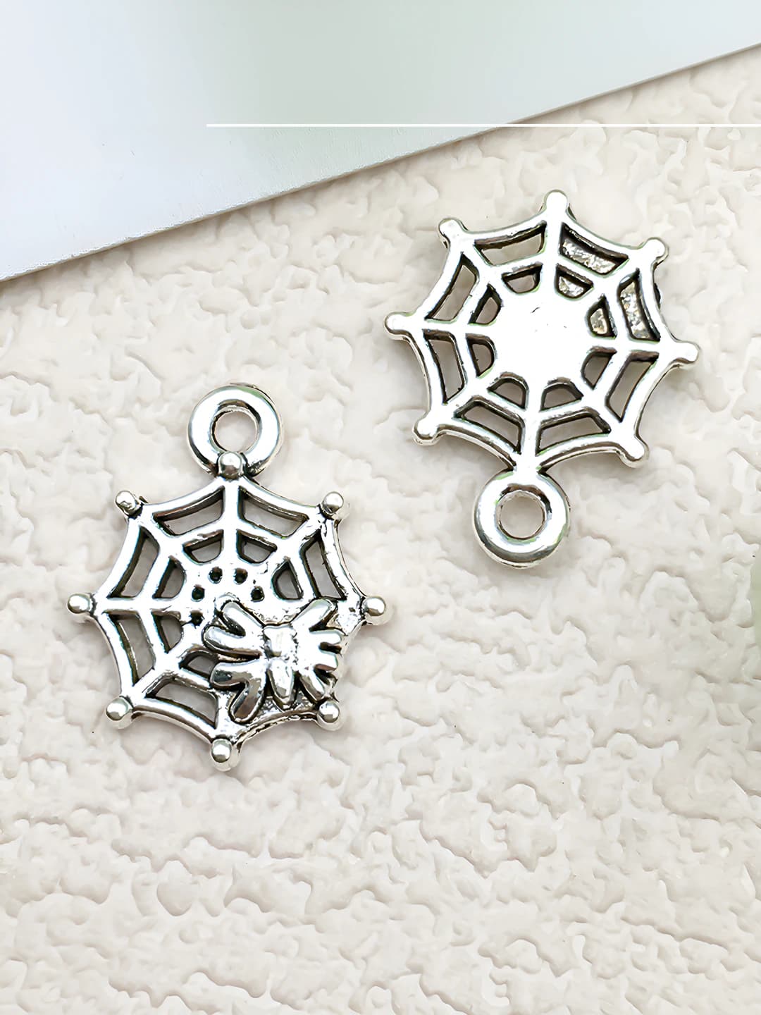 1 pc Halloween hexagonal spider web 14x17mm-0.9g-10875
