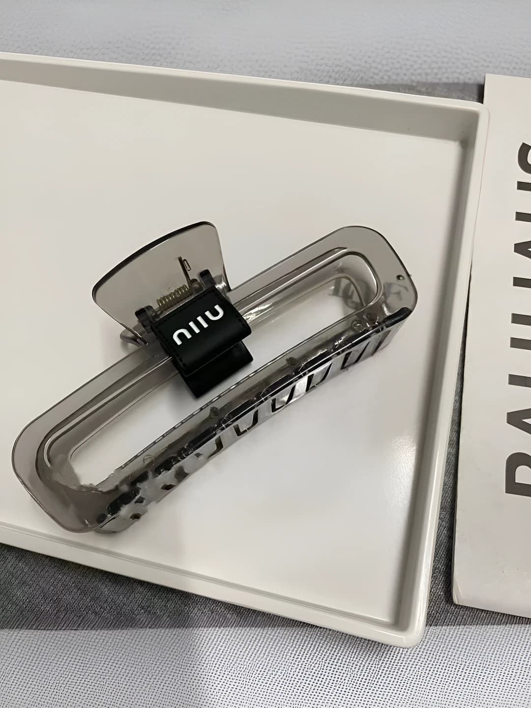Oval tag, clear grey, 13 cm