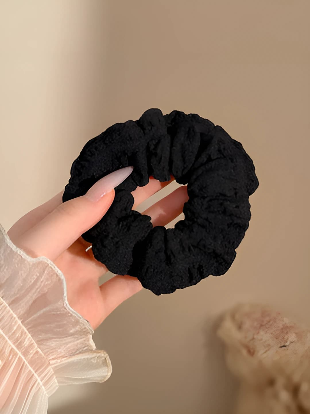 Black (approx. 10 cm)