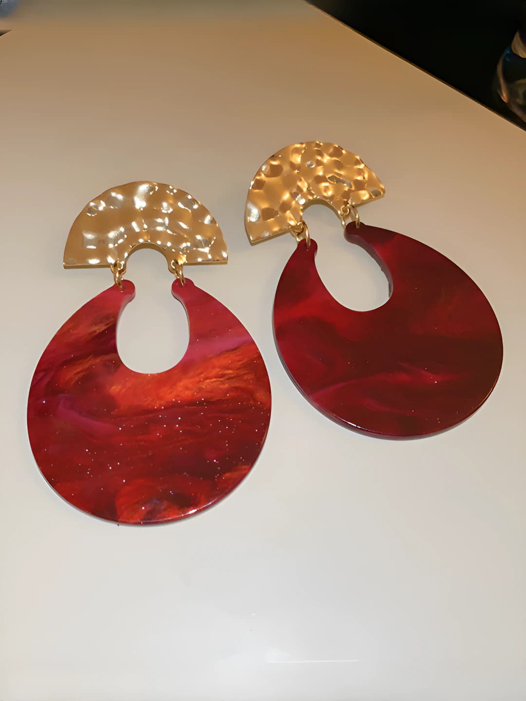 37# Silver pin - Gold - Red