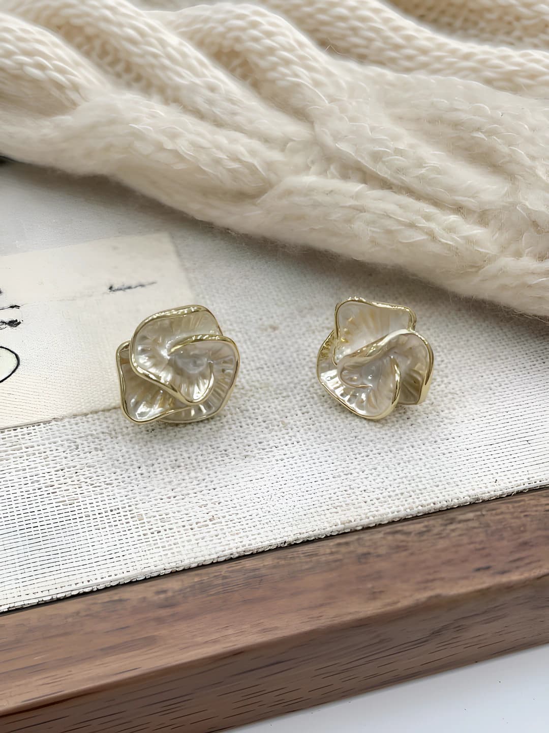 Women's flower stud earrings, Korean style, alloy