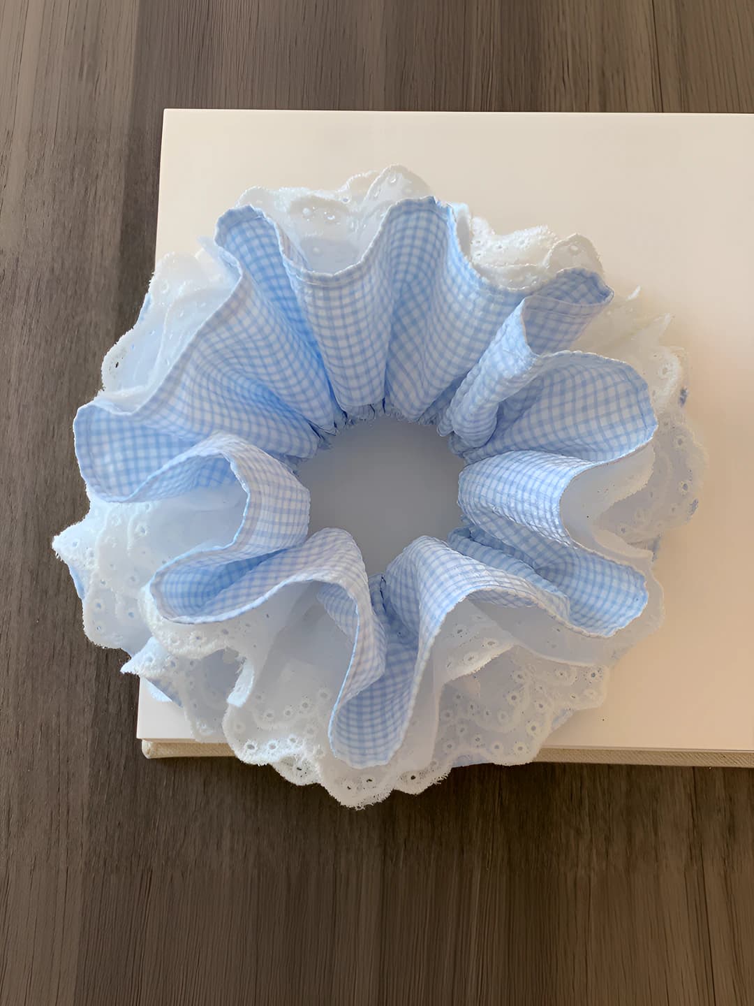 8# Light blue small check, white lace, ~14 cm