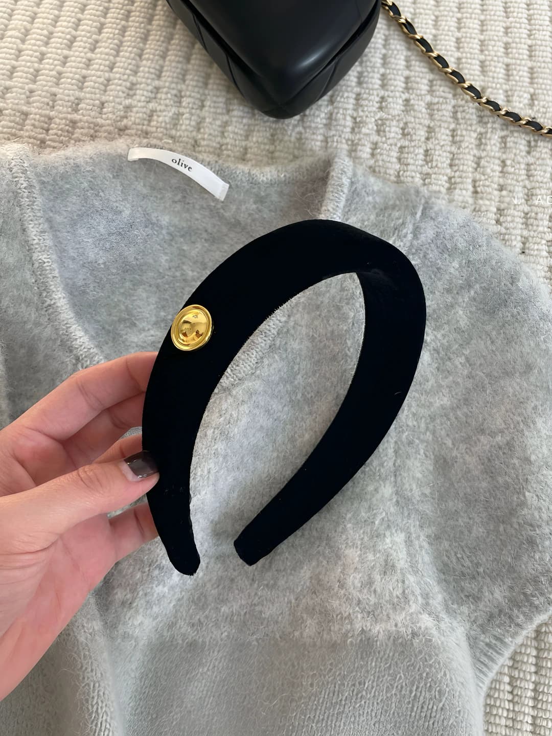 2# Black 3 cm gold logo