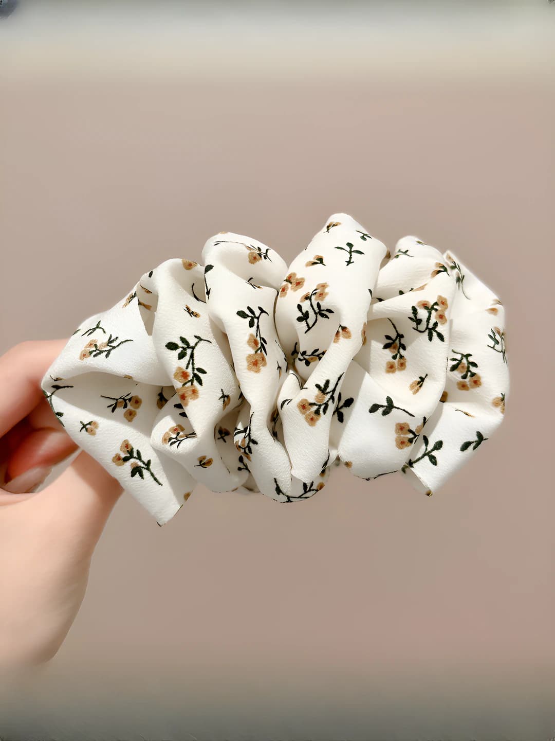 4#Белый мелкий цветочный - ок. 12 см