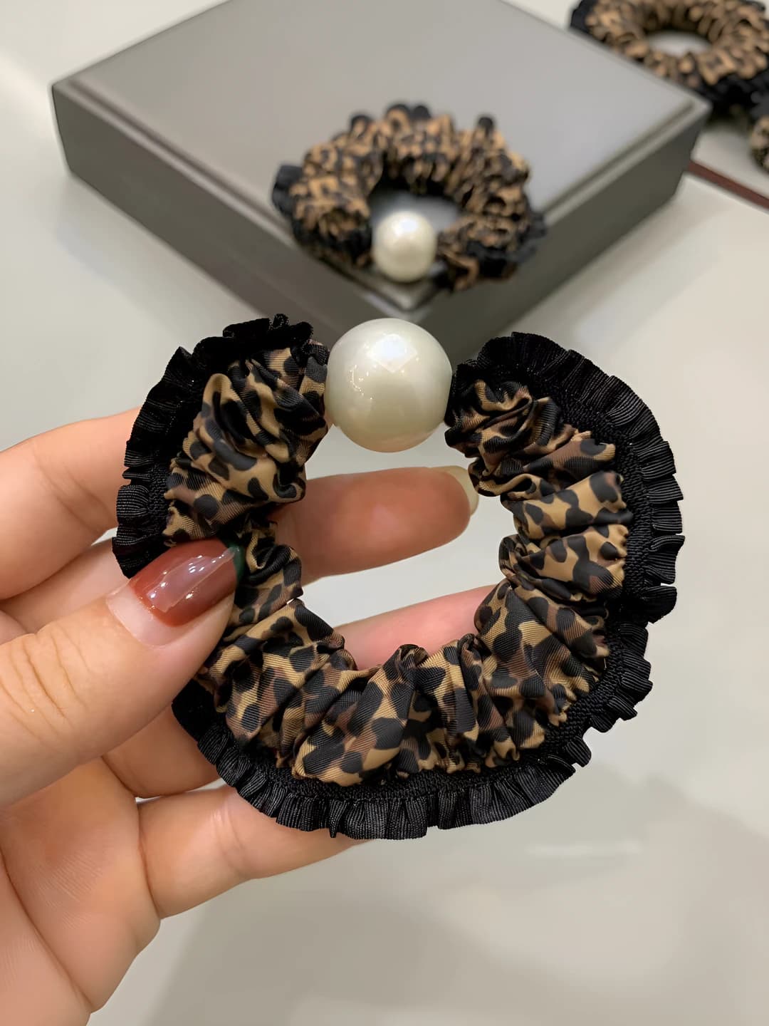 Ayollar uchun retro uslubdagi leopard naqshli, karnazhli, oddiy va elastik soch rezinkasi
