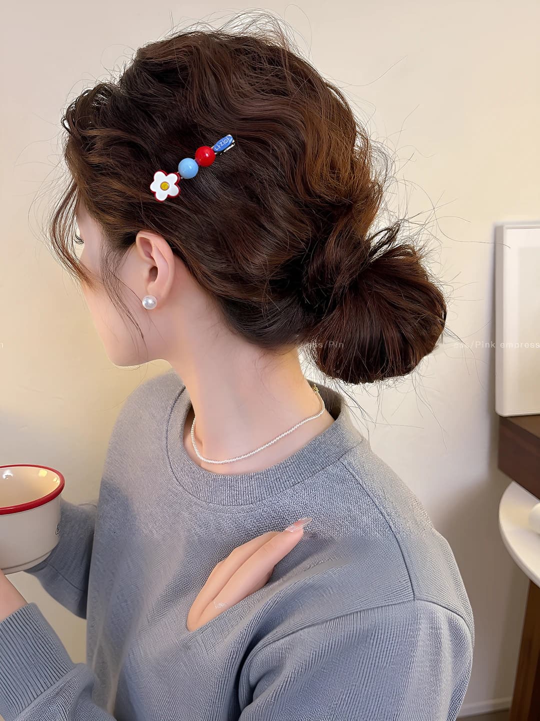 2# Blue label bead flower clip ~6 cm