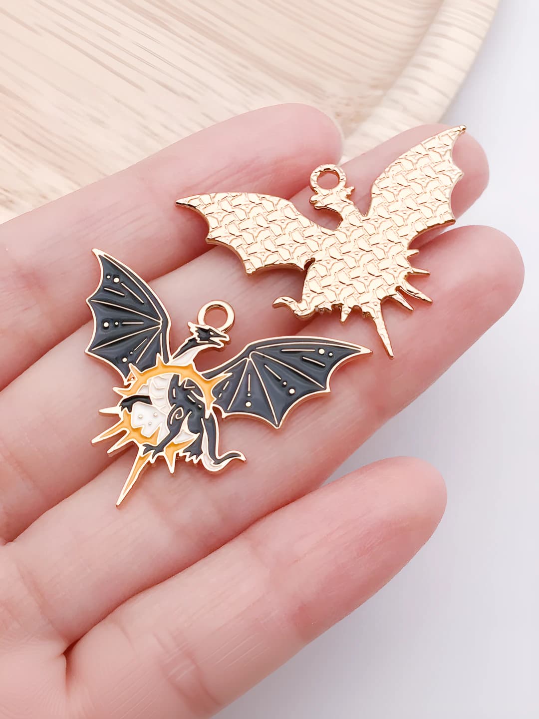 1 pc black drop western dragon yellow sun dragon 25x34mm-2.1g-25228