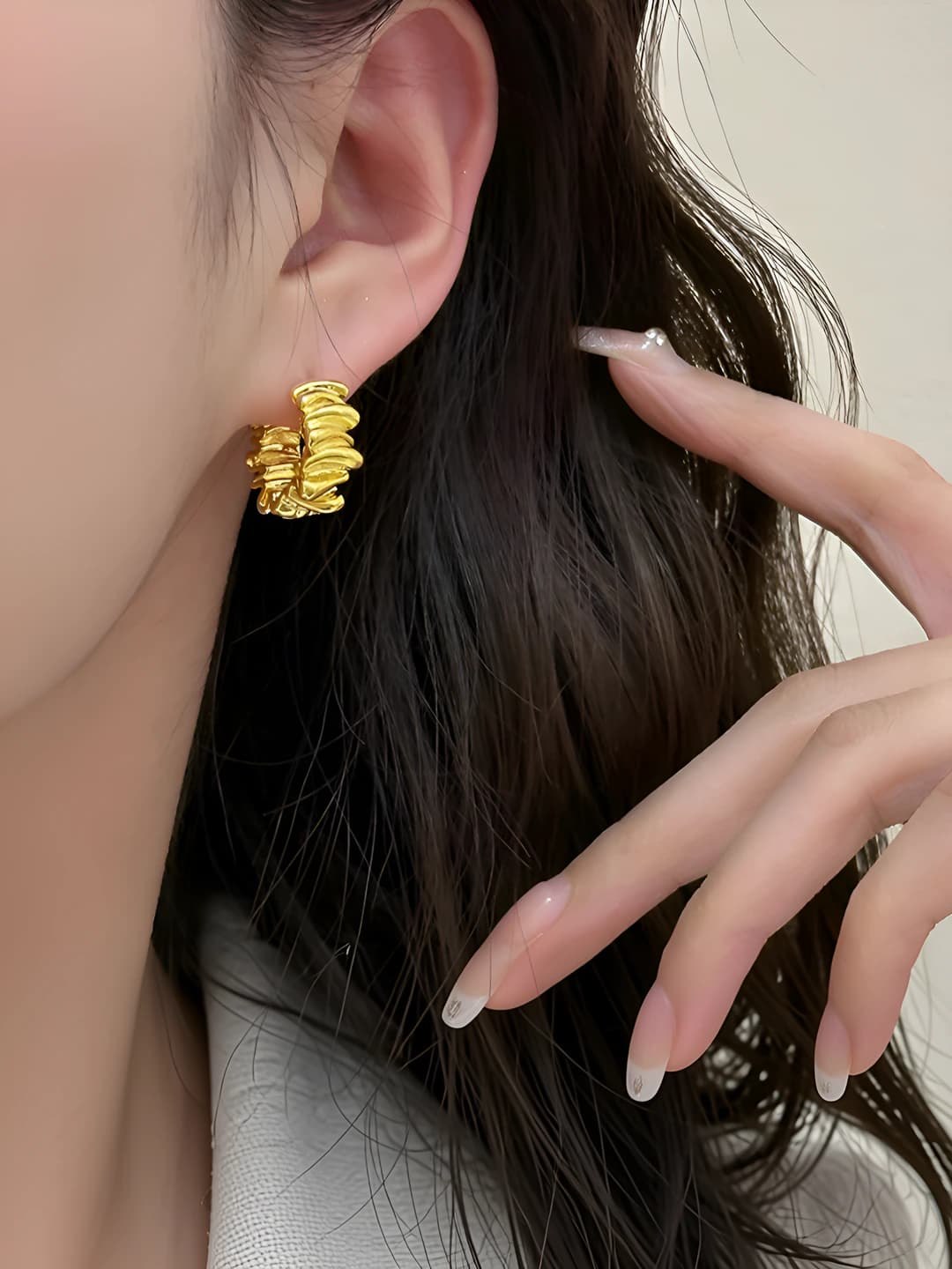 Women's retro geometric round metal earrings
