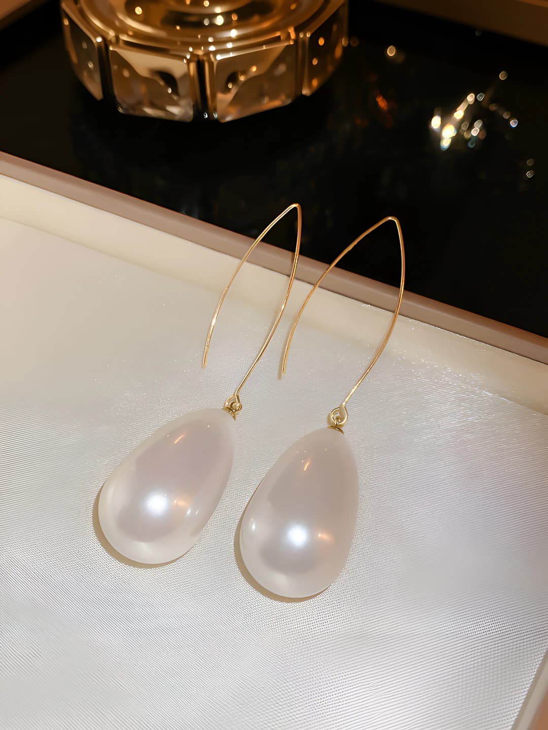 42 Hook - Gold - White