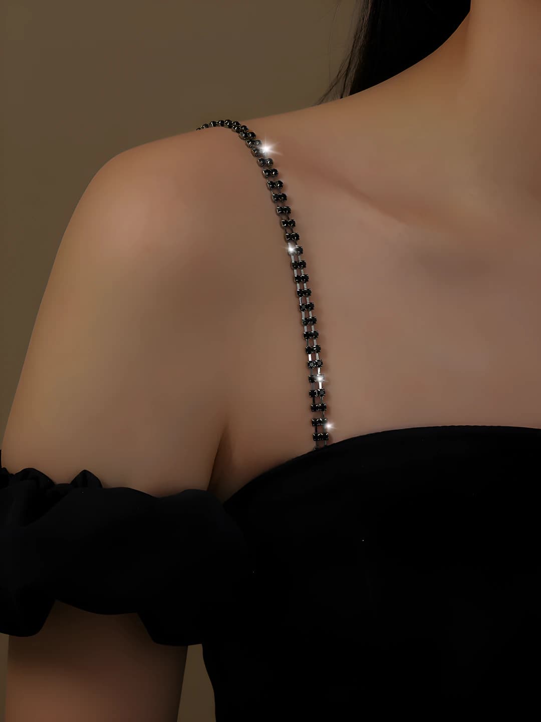 Women's rhinestone strap for neckline: invisible metal shoulder chain, clothing accessory
