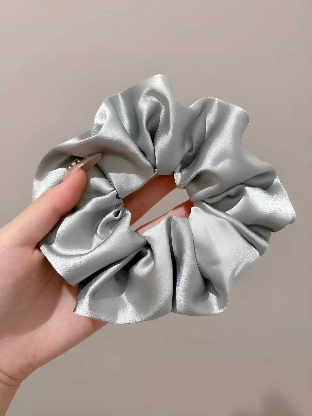 Large scrunchie, dogma green