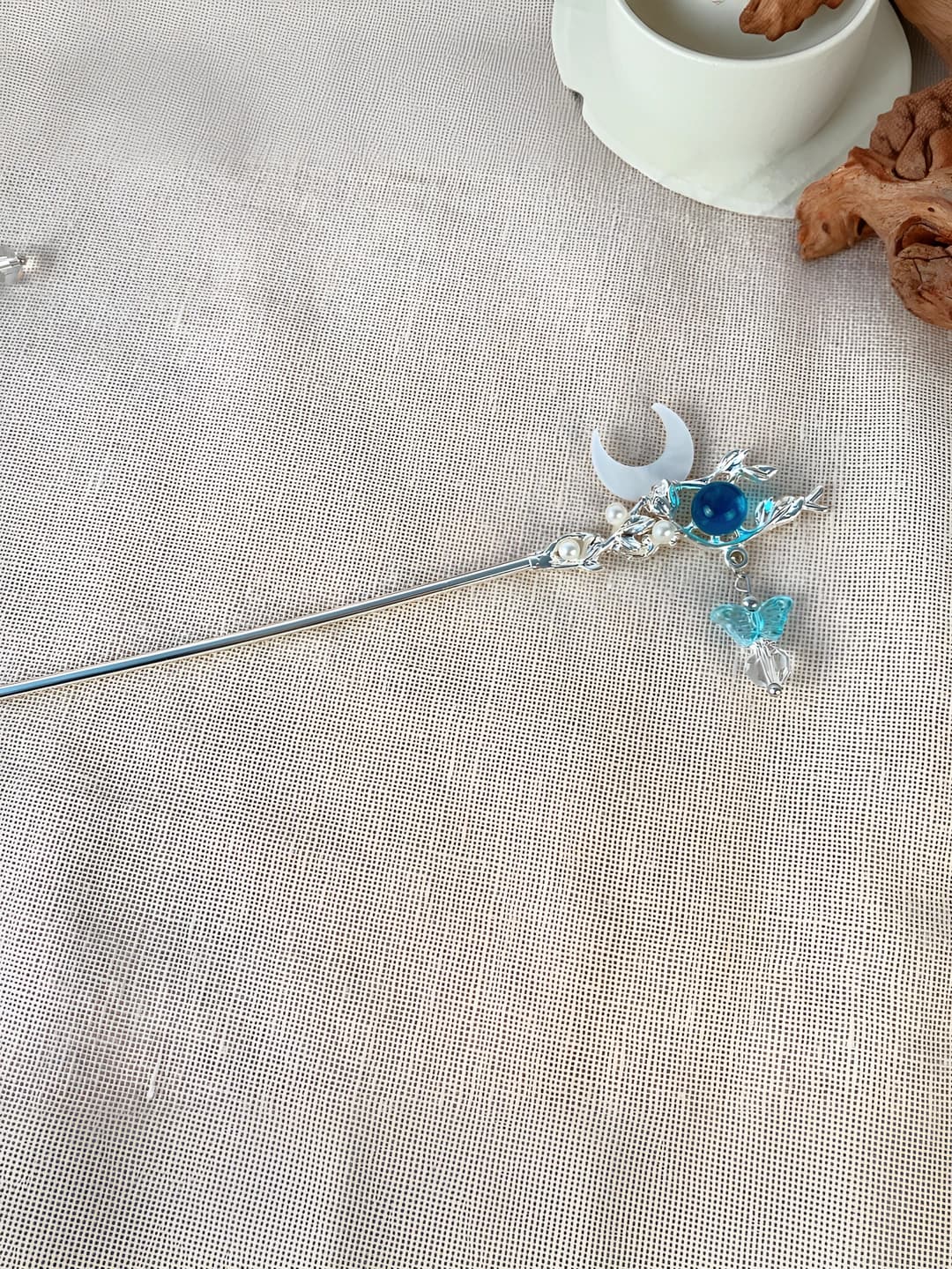 Dreamy crescent moon hair pin