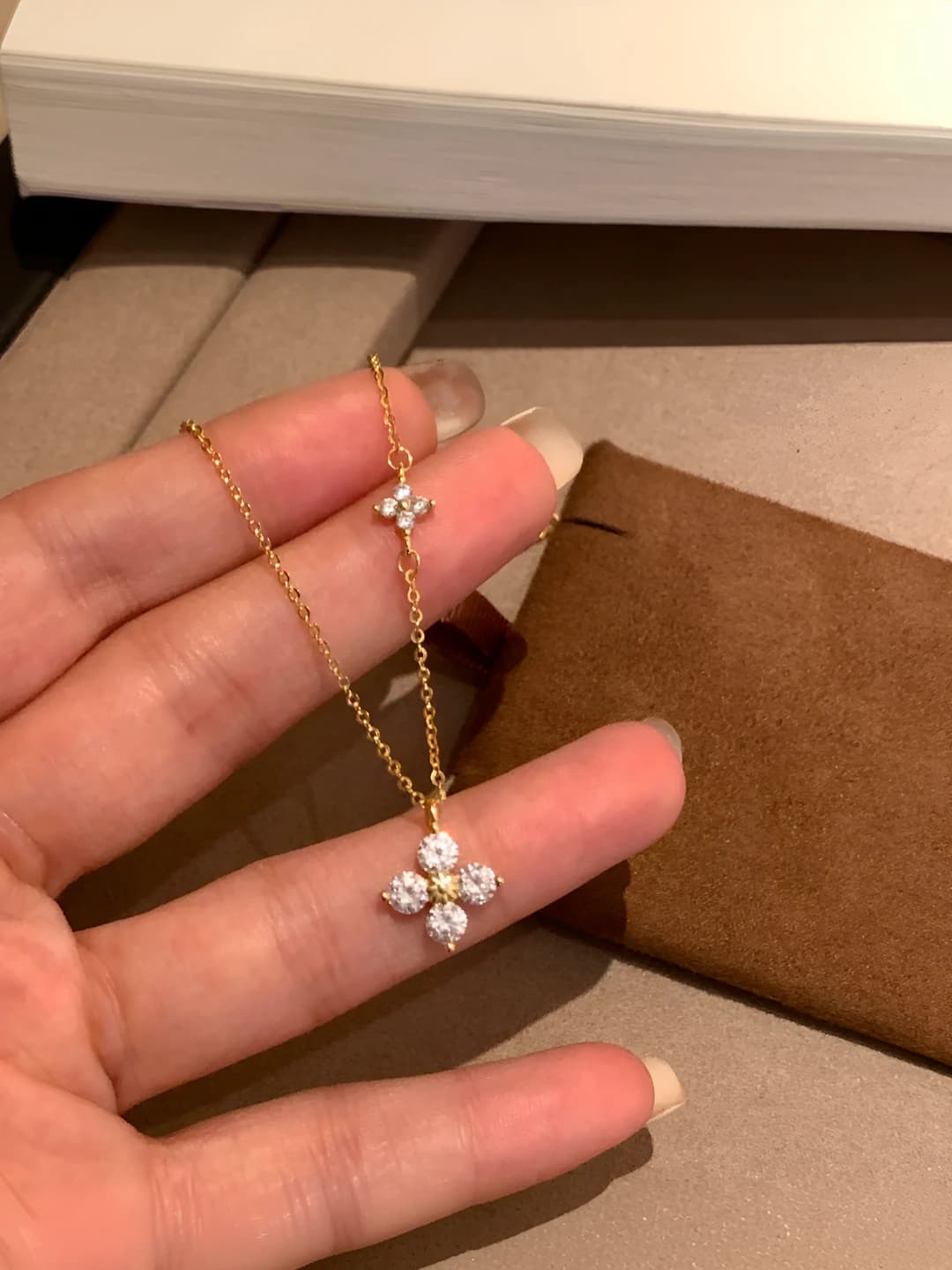Twin four-leaf clover necklace (gold)