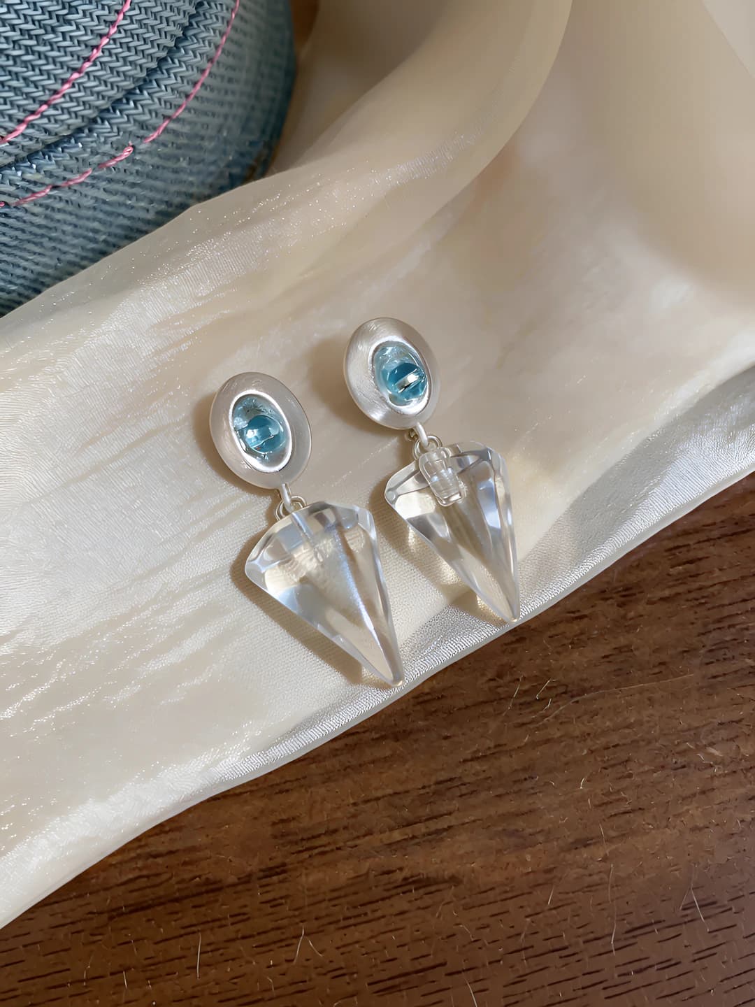 Серебряная игла, синий, прозрачный