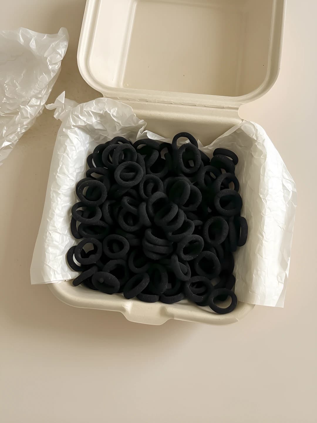 Black hair ties (200 pcs)