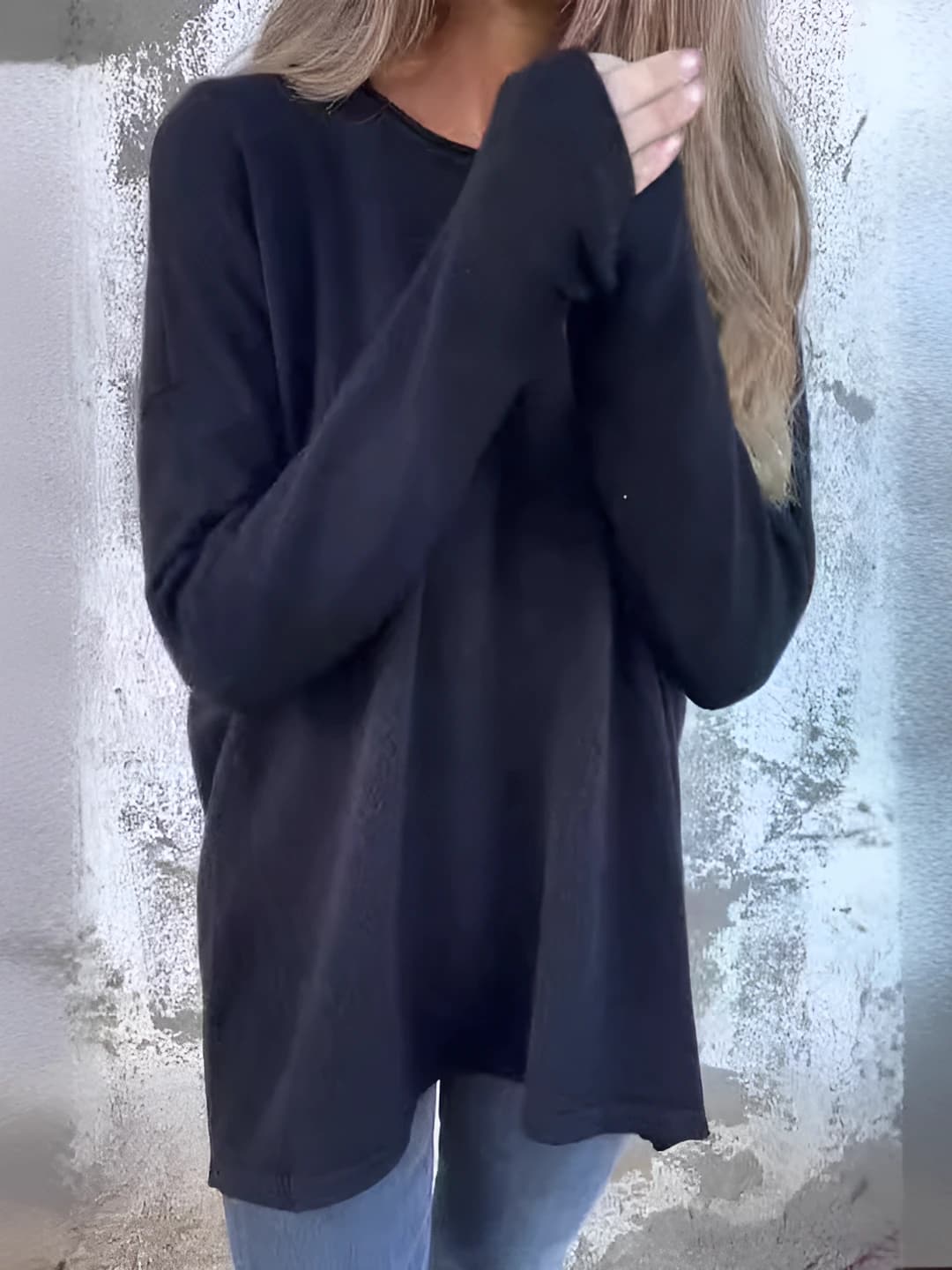 Ayollar uchun kuz-qish dumaloq yoqali bir rangli uzun yengli bo'sh (oversize) longsliv