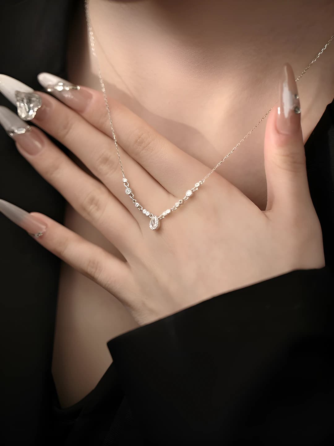 Teardrop zircon necklace