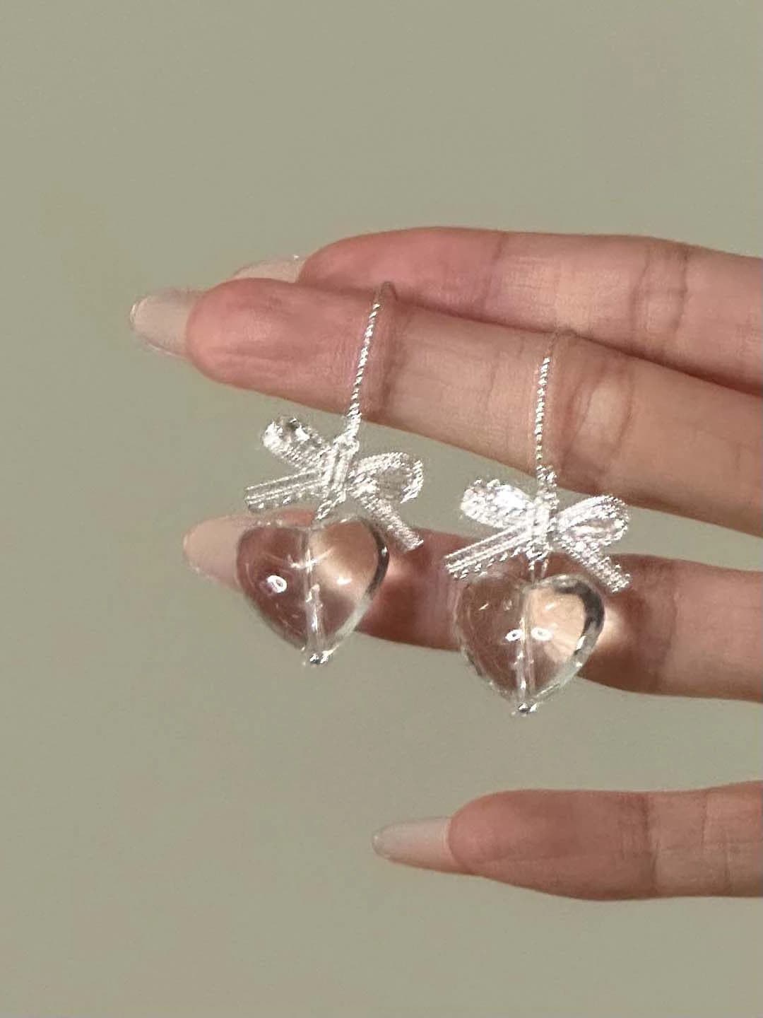 Ear hook - Silver - White