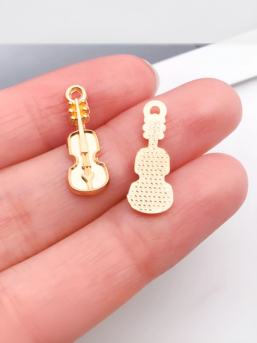 1 dona gitara 8x20mm-0.5g