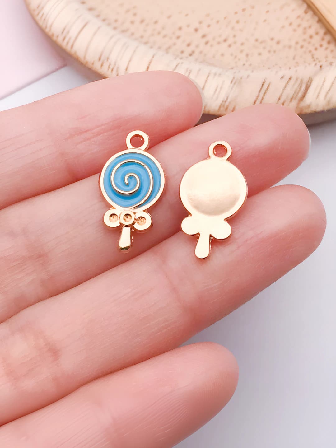Light blue, 9x18mm