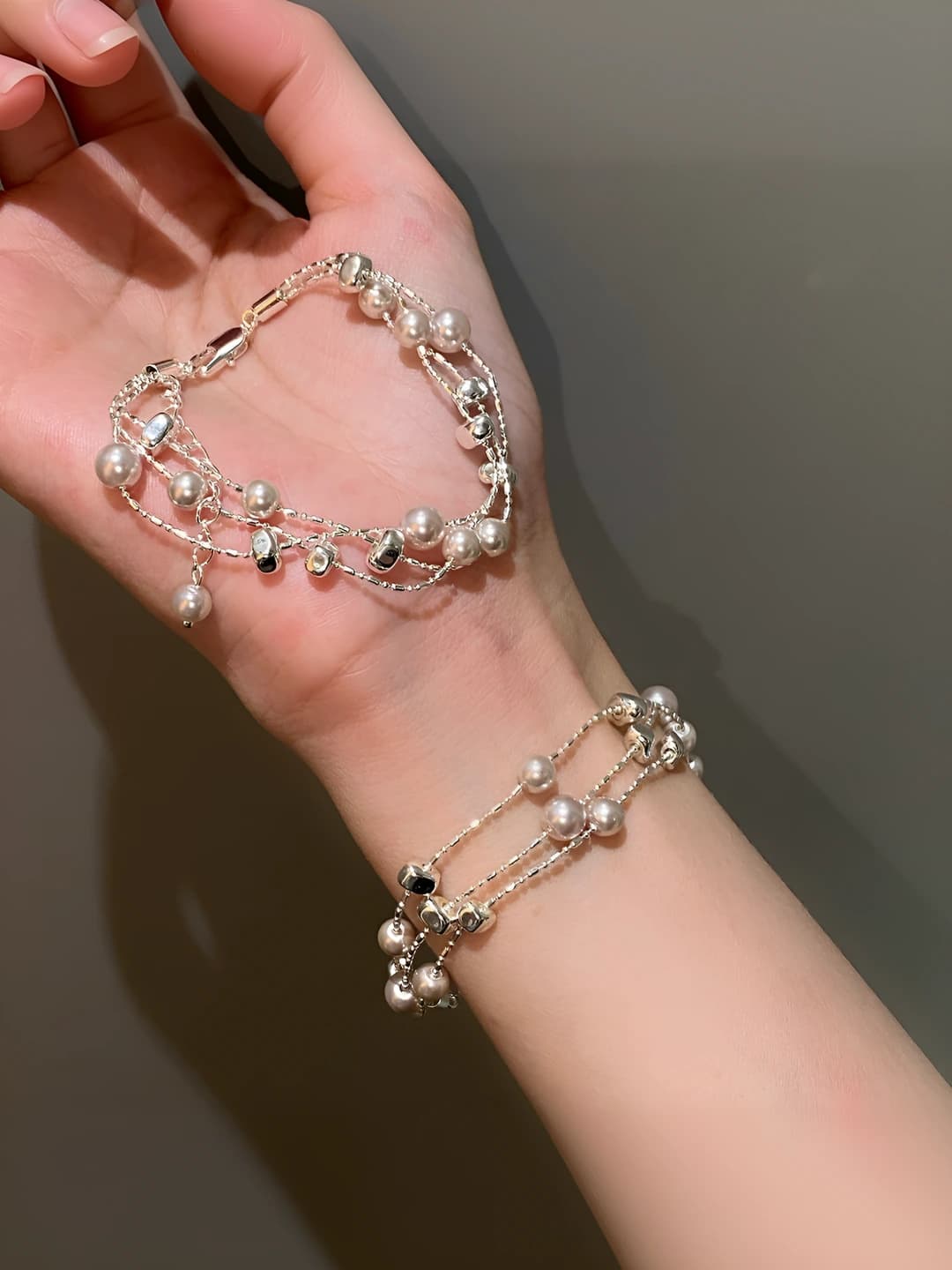 Women's Swarovski crystal bracelet, hand-beaded, geometric shape, luxury style