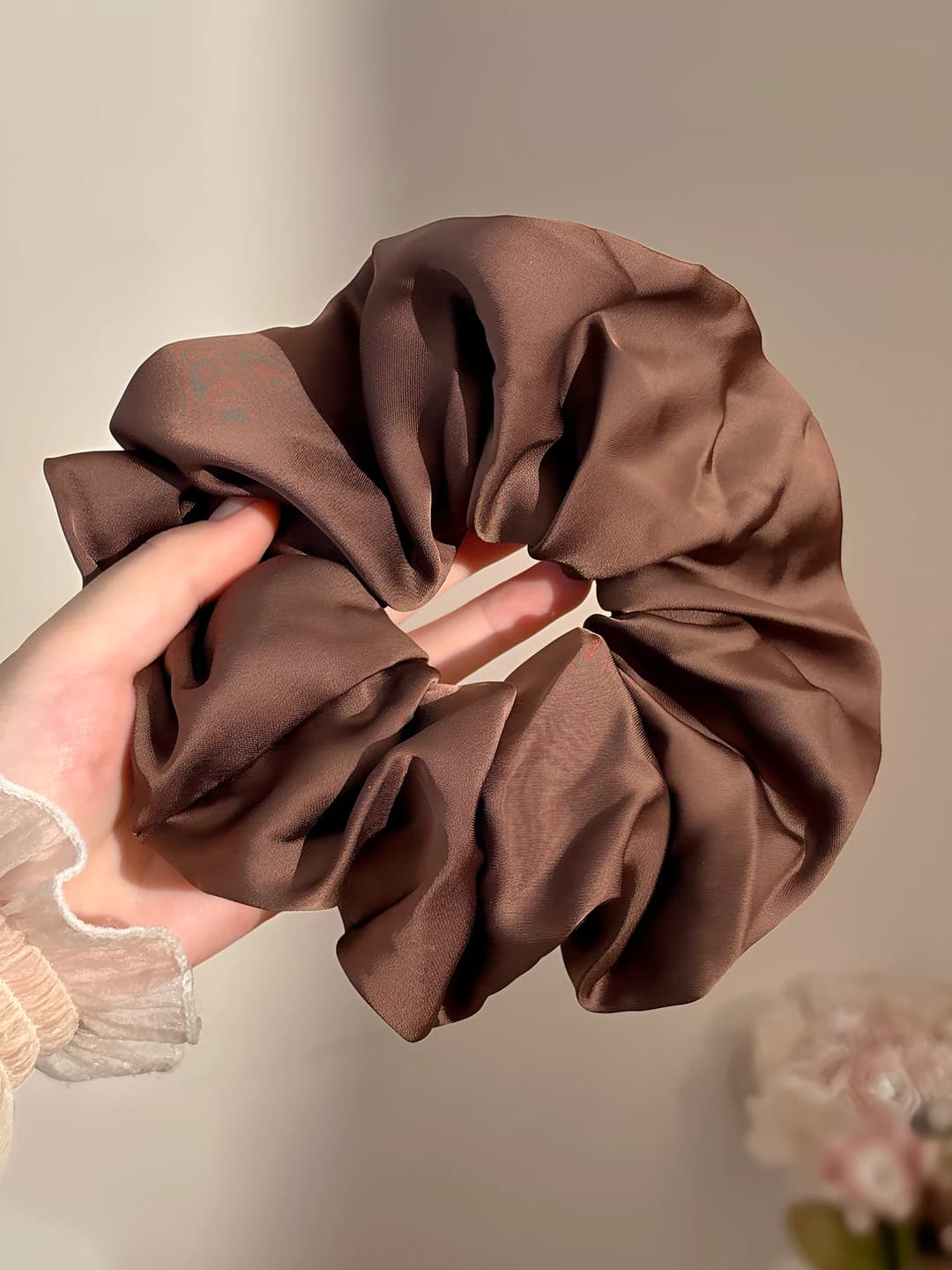 Dark brown ~20 cm