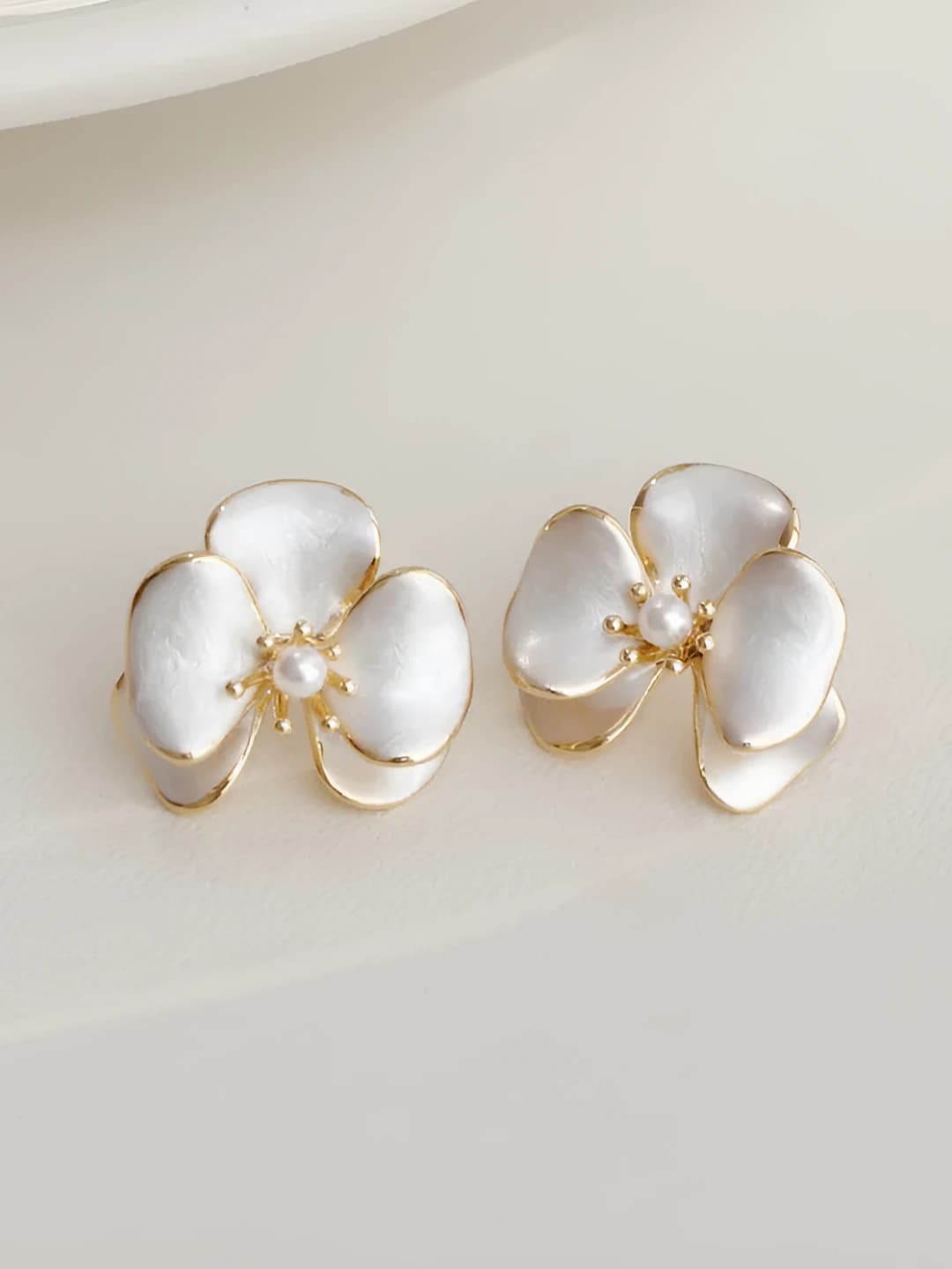 Women's flower earrings in retro style with 925 silver posts