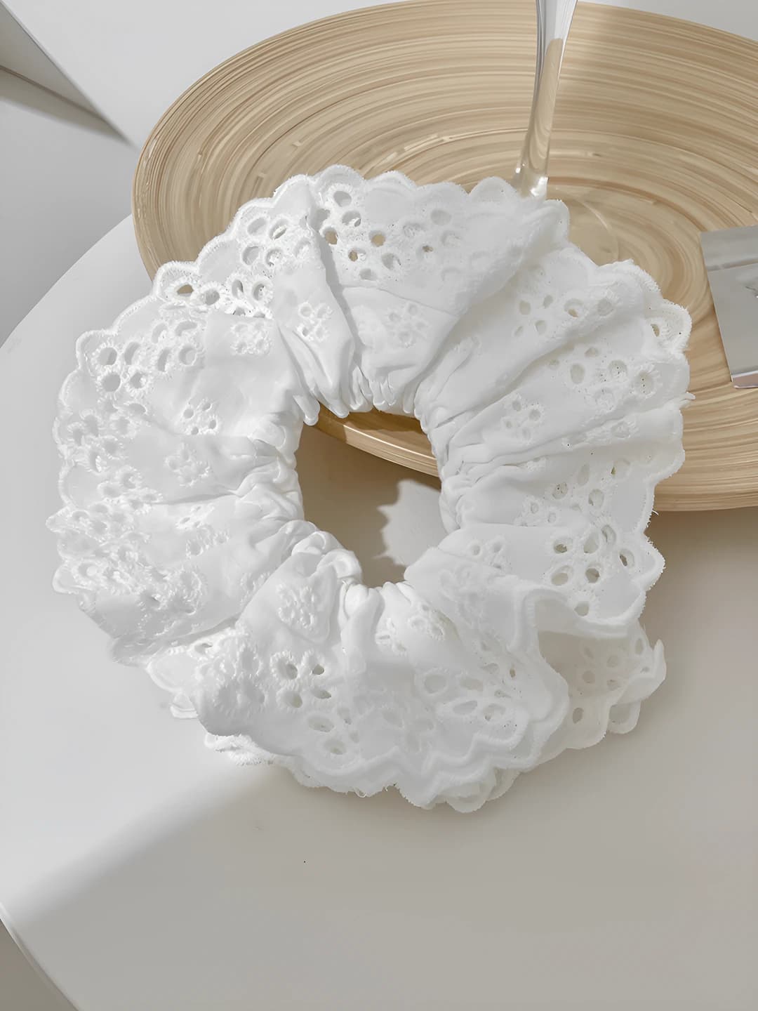 White embroidered lace, 10.5 cm